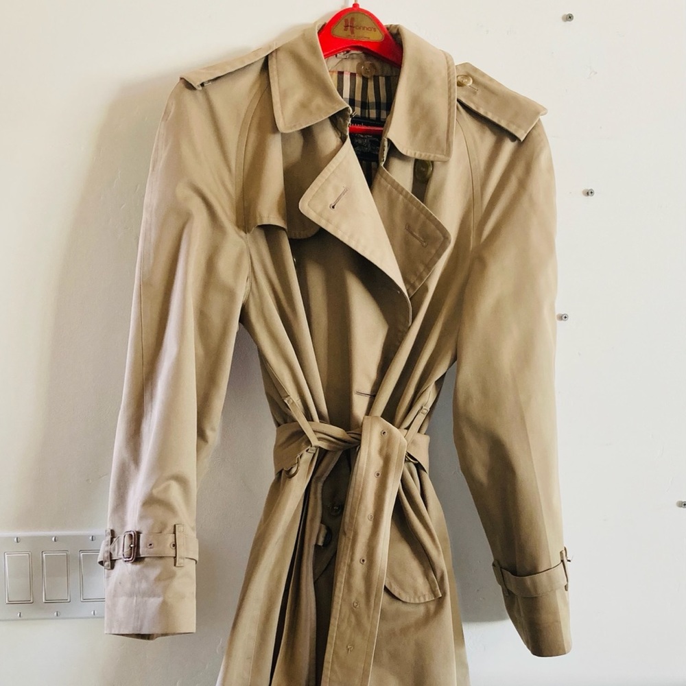 Burberry trench coat size 38 excellent condition